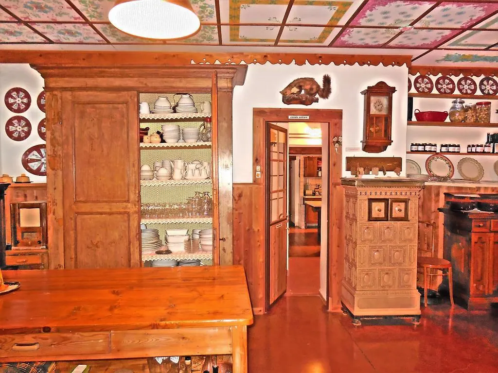 Casanuova Villa Tizzano Val Parma